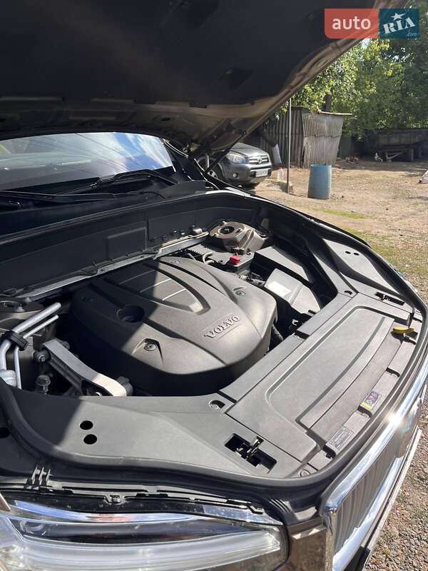 Внедорожник / Кроссовер Volvo XC90 2015 в Тарутине