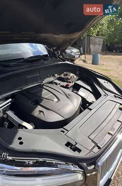 Внедорожник / Кроссовер Volvo XC90 2015 в 