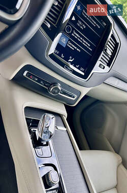 Позашляховик / Кросовер Volvo XC90 2020 в 