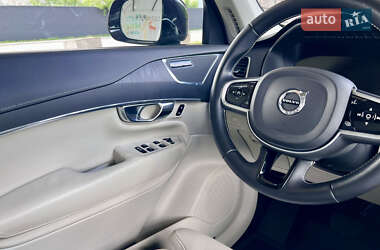 Позашляховик / Кросовер Volvo XC90 2020 в 