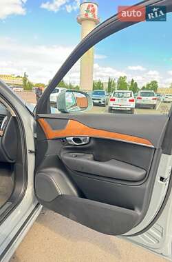 Внедорожник / Кроссовер Volvo XC90 2024 в 