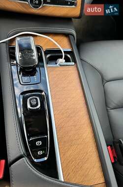 Внедорожник / Кроссовер Volvo XC90 2024 в 