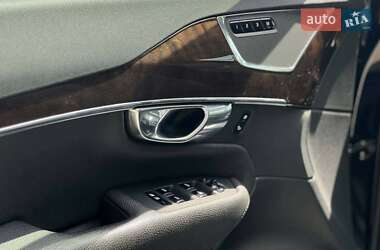 Внедорожник / Кроссовер Volvo XC90 2015 в 