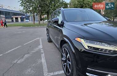 Внедорожник / Кроссовер Volvo XC90 2022 в 