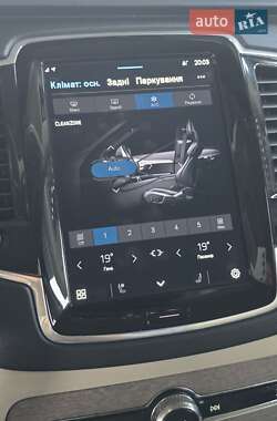 Внедорожник / Кроссовер Volvo XC90 2022 в 