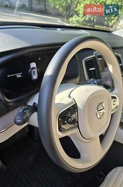 Внедорожник / Кроссовер Volvo XC90 2022 в 