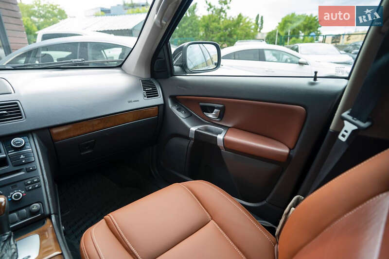 Внедорожник / Кроссовер Volvo XC90 2007 в Киеве