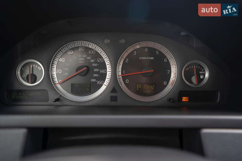Внедорожник / Кроссовер Volvo XC90 2007 в Киеве