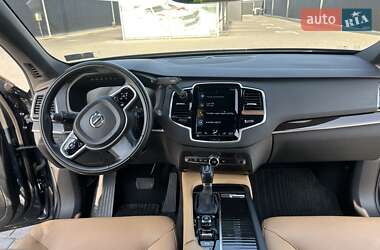 Внедорожник / Кроссовер Volvo XC90 2018 в 