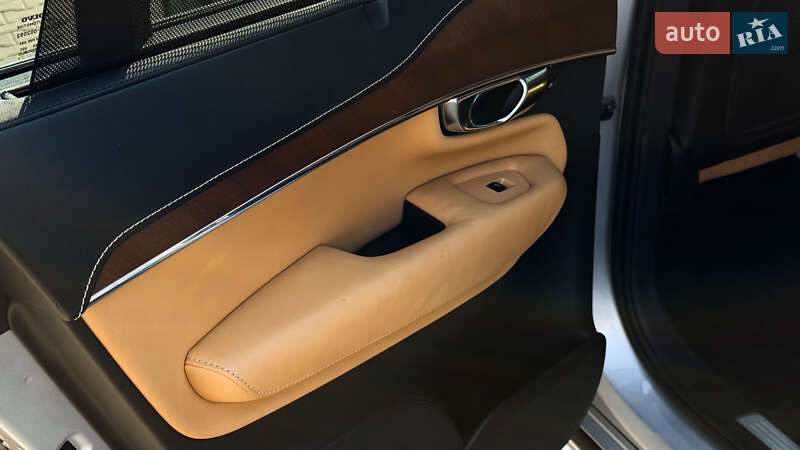 Внедорожник / Кроссовер Volvo XC90 2017 в Киеве