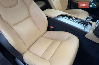 Внедорожник / Кроссовер Volvo XC90 2015 в 