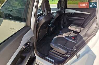 Внедорожник / Кроссовер Volvo XC90 2017 в 