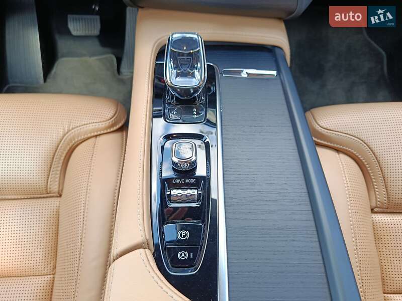 Позашляховик / Кросовер Volvo XC90 2021 в Києві