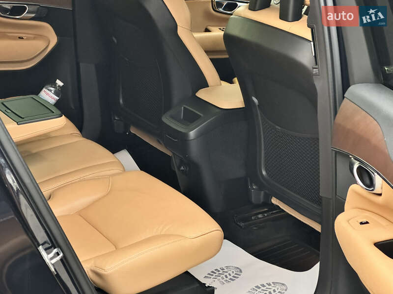Внедорожник / Кроссовер Volvo XC90 2016 в Киеве