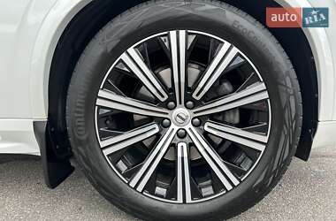 Позашляховик / Кросовер Volvo XC90 2023 в 