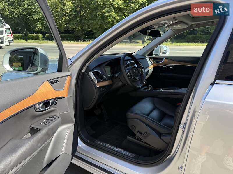 Внедорожник / Кроссовер Volvo XC90 2021 в Киеве