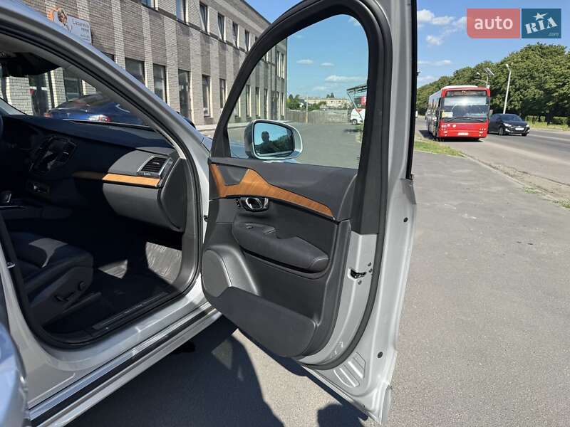 Внедорожник / Кроссовер Volvo XC90 2021 в Киеве