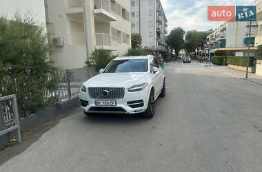 Внедорожник / Кроссовер Volvo XC90 2017 в 