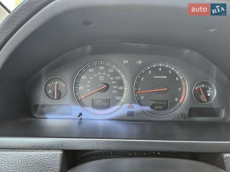 Внедорожник / Кроссовер Volvo XC90 2003 в Львове