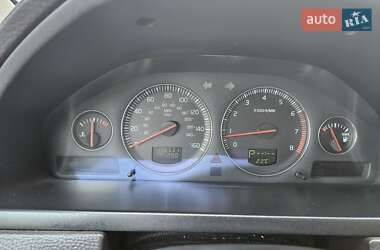 Внедорожник / Кроссовер Volvo XC90 2003 в 