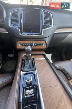 Внедорожник / Кроссовер Volvo XC90 2017 в 