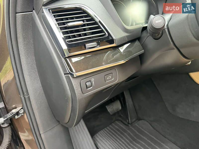 Внедорожник / Кроссовер Volvo XC90 2017 в Киеве