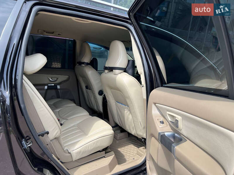 Внедорожник / Кроссовер Volvo XC90 2010 в Киеве