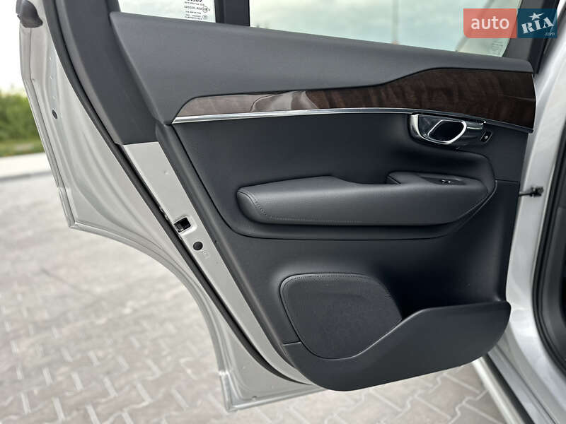 Внедорожник / Кроссовер Volvo XC90 2016 в Владимире