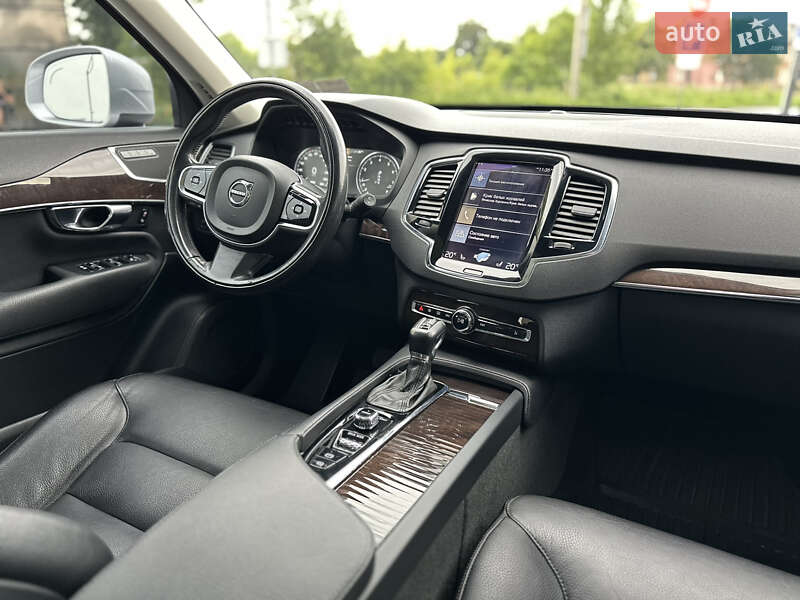 Внедорожник / Кроссовер Volvo XC90 2016 в Владимире