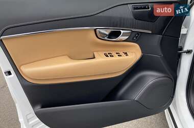 Внедорожник / Кроссовер Volvo XC90 2020 в 