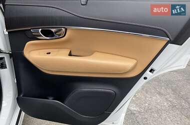 Внедорожник / Кроссовер Volvo XC90 2020 в 