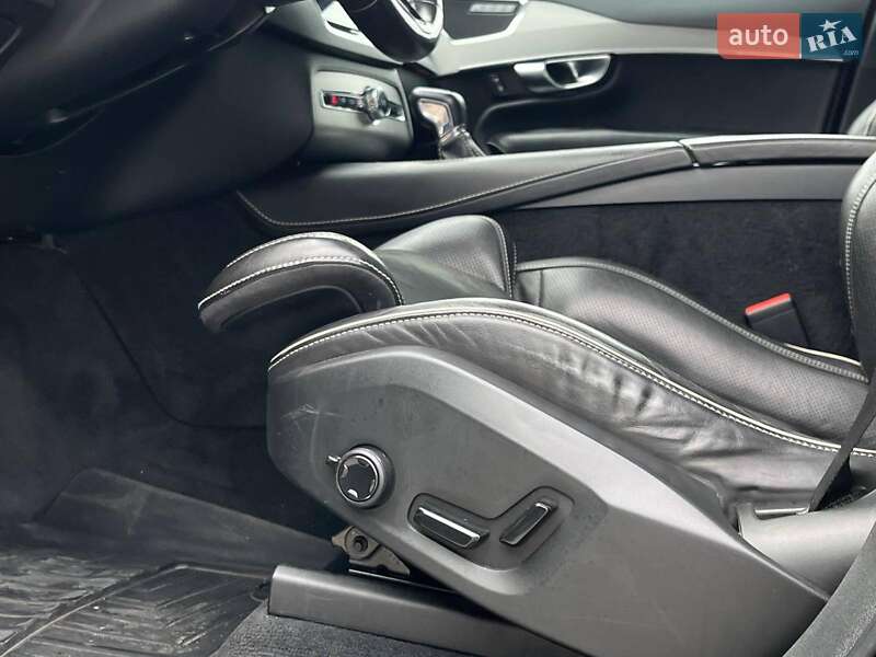 Внедорожник / Кроссовер Volvo XC90 2016 в Львове