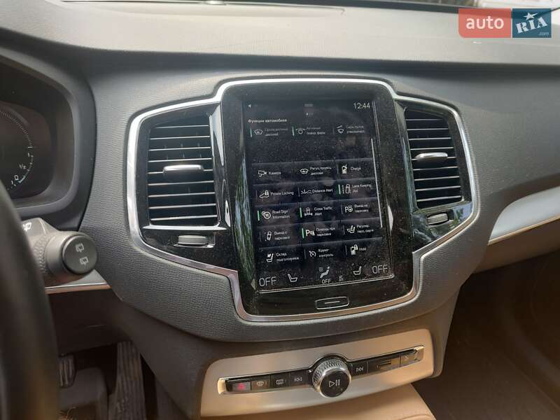 Позашляховик / Кросовер Volvo XC90 2016 в Ірпені