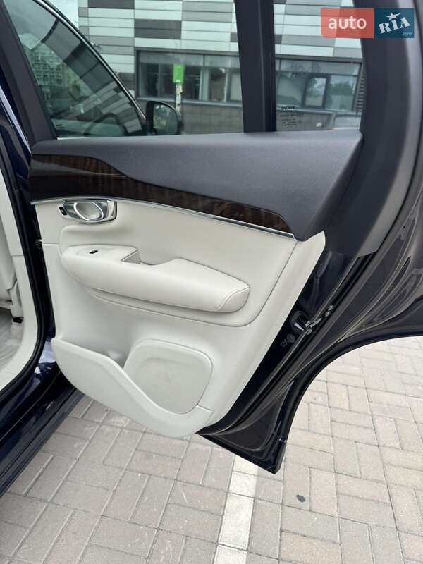 Внедорожник / Кроссовер Volvo XC90 2015 в Черкассах