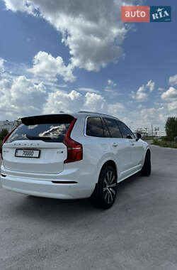 Внедорожник / Кроссовер Volvo XC90 2022 в 