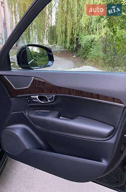 Позашляховик / Кросовер Volvo XC90 2016 в  фото 14 Позашляховик / Кросовер Volvo XC90 2016 в