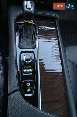 Позашляховик / Кросовер Volvo XC90 2016 в  фото 16 Позашляховик / Кросовер Volvo XC90 2016 в