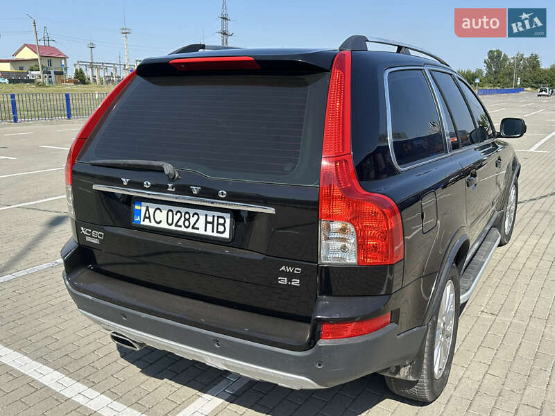 Внедорожник / Кроссовер Volvo XC90 2006 в Нововолынске