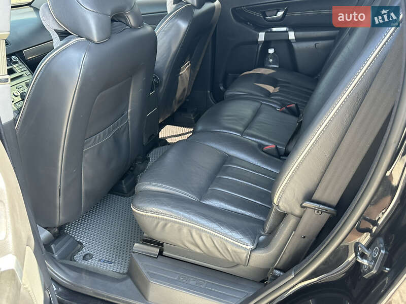 Внедорожник / Кроссовер Volvo XC90 2006 в Нововолынске
