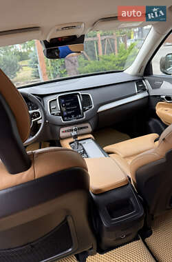 Внедорожник / Кроссовер Volvo XC90 2016 в 