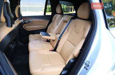 Внедорожник / Кроссовер Volvo XC90 2017 в 