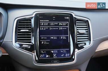 Внедорожник / Кроссовер Volvo XC90 2017 в 