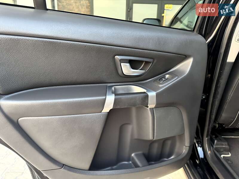 Внедорожник / Кроссовер Volvo XC90 2011 в Тернополе