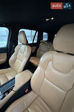 Позашляховик / Кросовер Volvo XC90 2019 в 