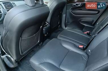 Позашляховик / Кросовер Volvo XC90 2019 в 