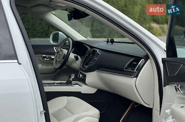 Внедорожник / Кроссовер Volvo XC90 2020 в 