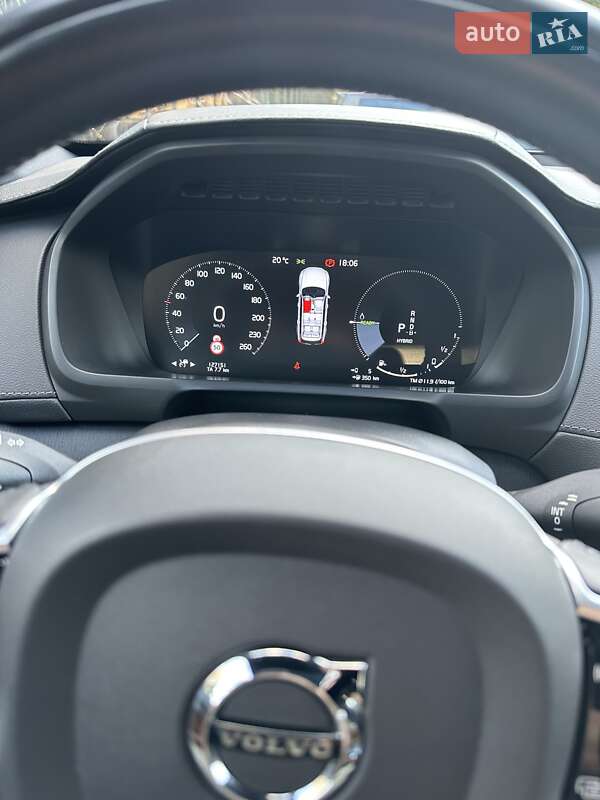 Внедорожник / Кроссовер Volvo XC90 2020 в Киеве