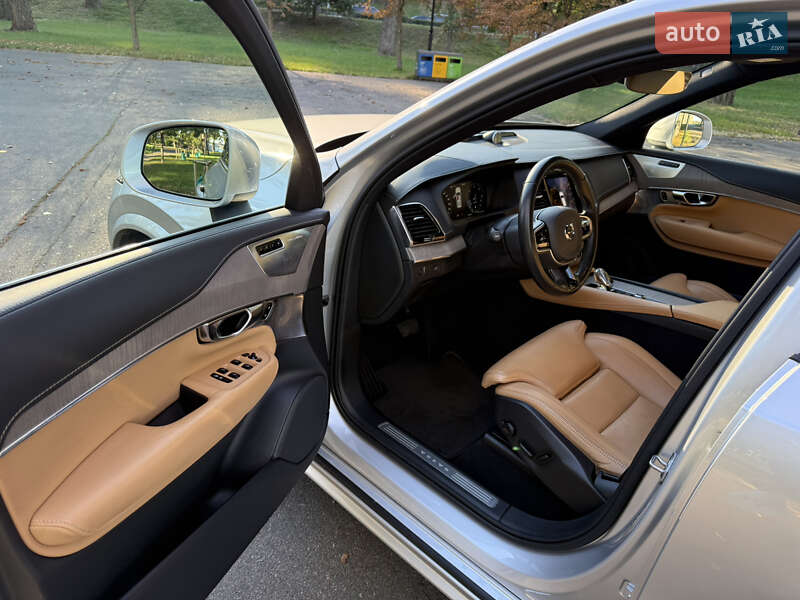 Внедорожник / Кроссовер Volvo XC90 2019 в Киеве фото 35 Внедорожник / Кроссовер Volvo XC90 2019 в Киеве