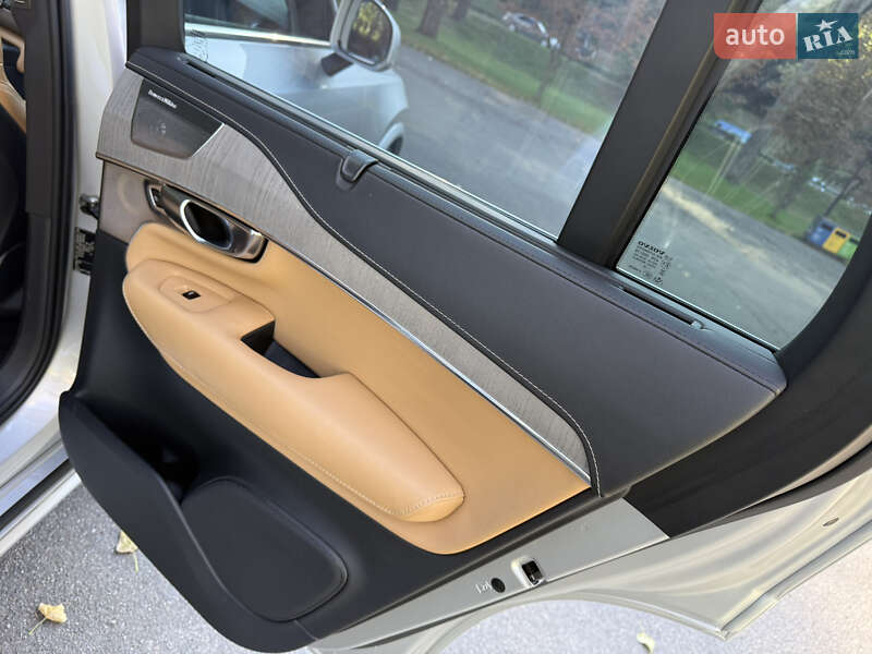 Внедорожник / Кроссовер Volvo XC90 2019 в Киеве фото 63 Внедорожник / Кроссовер Volvo XC90 2019 в Киеве