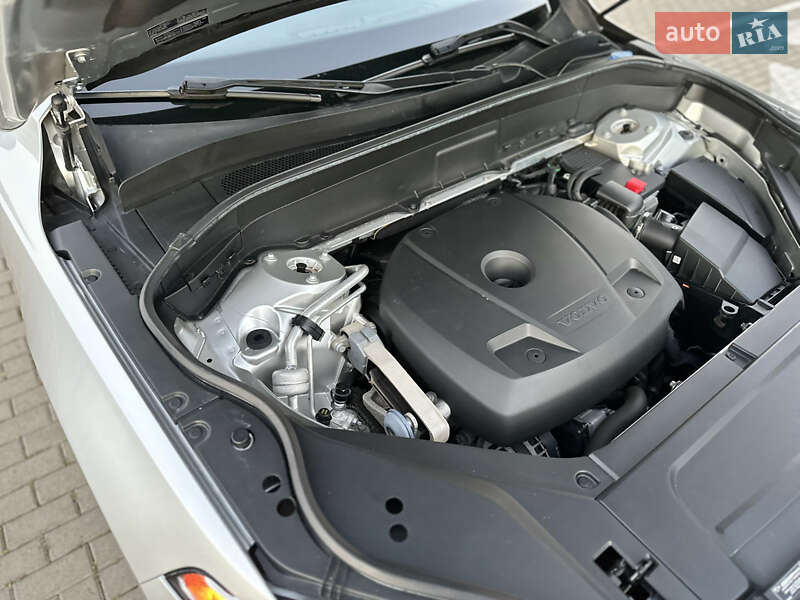 Внедорожник / Кроссовер Volvo XC90 2016 в Тернополе